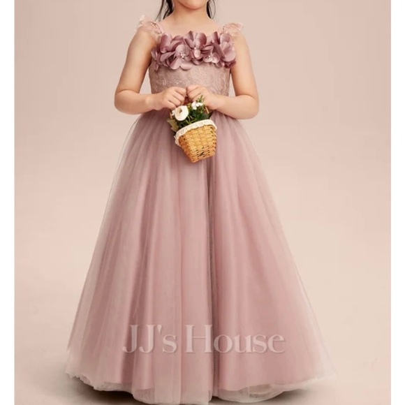 JJ’s House A-line Square Floor-Length Lace/Tulle Flower Girl Dress, size 6. - Picture 8 of 10